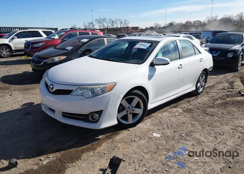 2013 Toyota Camry Se z USA, uszkodzony, nr VIN 4T1BF1FK2DU208817